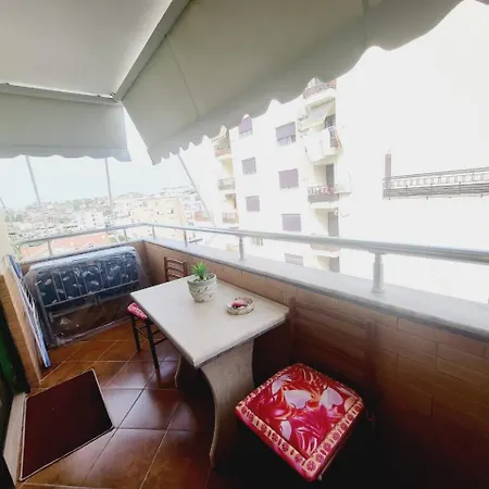Cosy Flat Steps From The Sea Appartamento Durrës