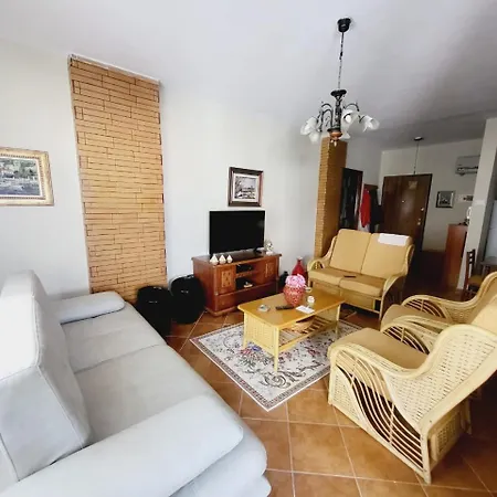 Cosy Flat Steps From The Sea * Durres
