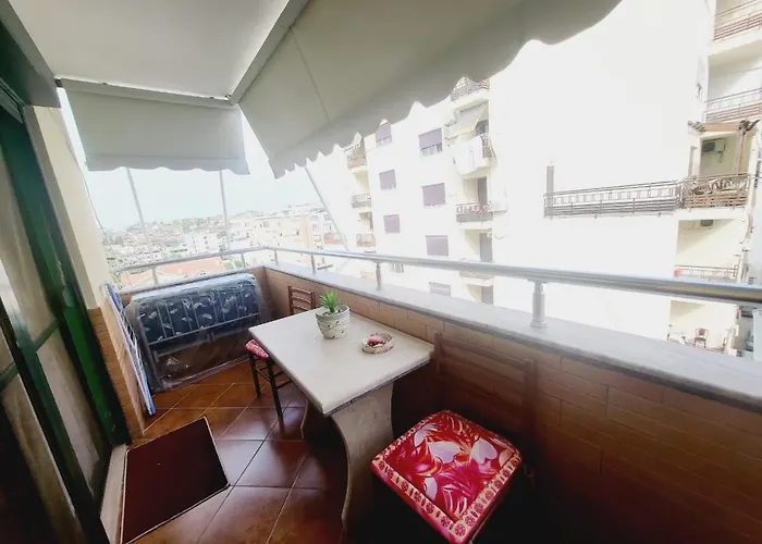 Cosy Flat Steps From The Sea Appartamento Durrës